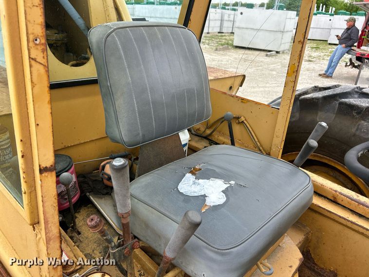 image for item EK8035 Hyster K-360 crane