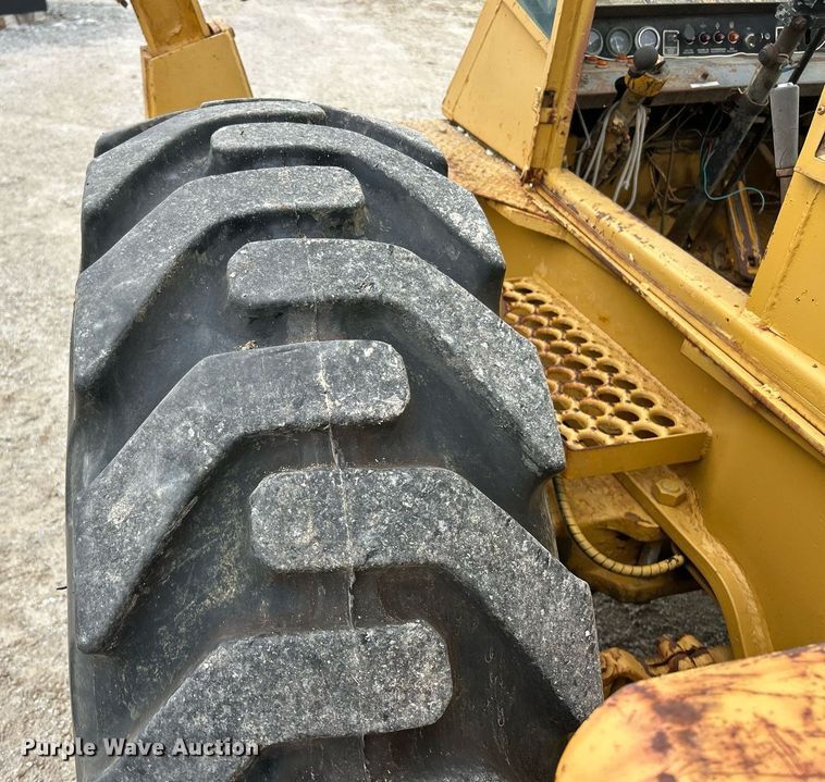 image for item EK8035 Hyster K-360 crane