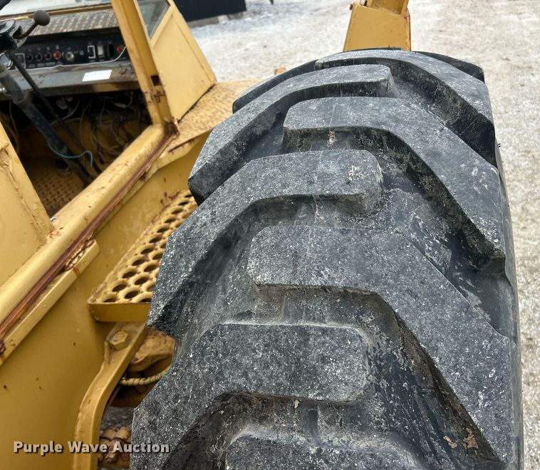 image for item EK8035 Hyster K-360 crane