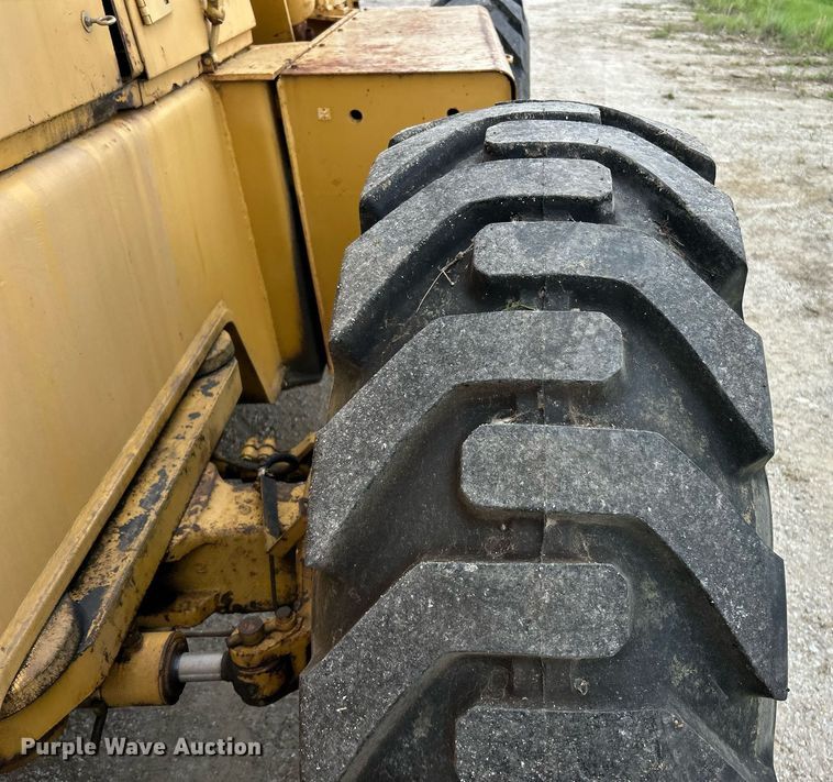 image for item EK8035 Hyster K-360 crane