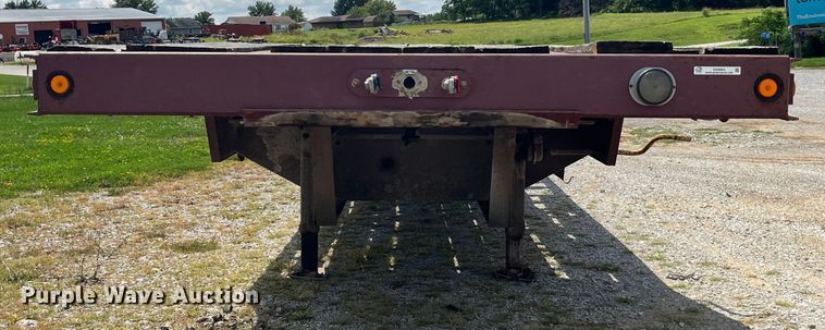 image for item EK8954 1991 Trail King drop deck equipment trailer
