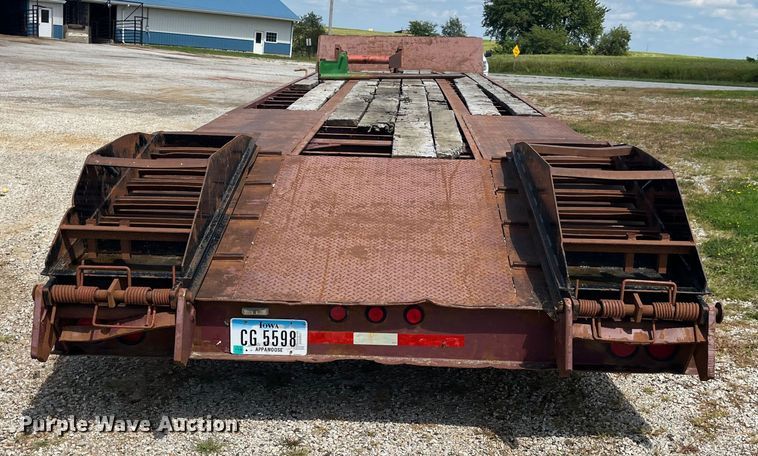 image for item EK8954 1991 Trail King drop deck equipment trailer