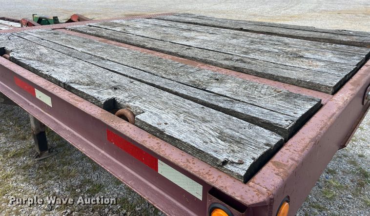 image for item EK8954 1991 Trail King drop deck equipment trailer