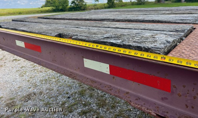 image for item EK8954 1991 Trail King drop deck equipment trailer