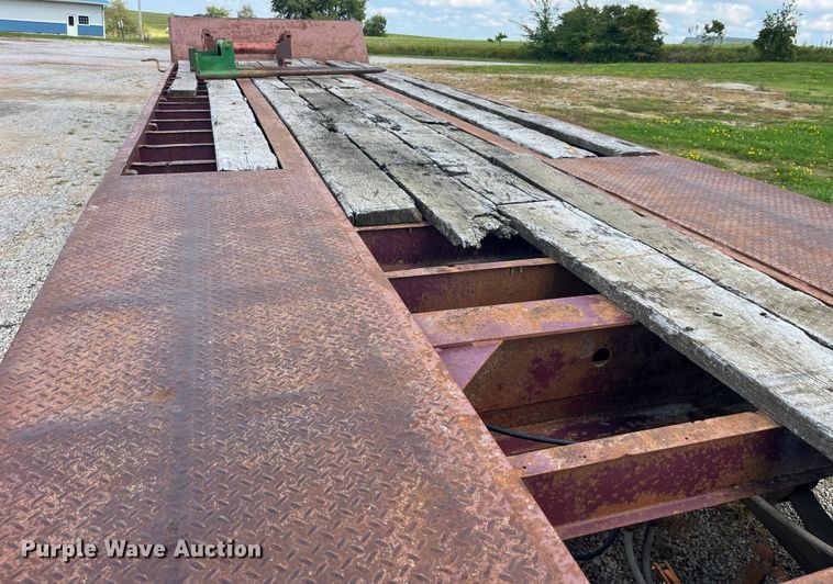 image for item EK8954 1991 Trail King drop deck equipment trailer