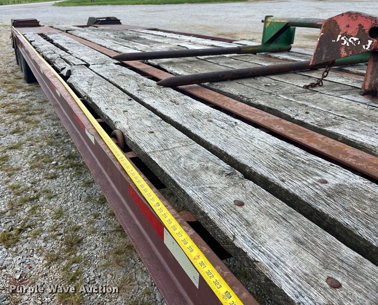 image for item EK8954 1991 Trail King drop deck equipment trailer