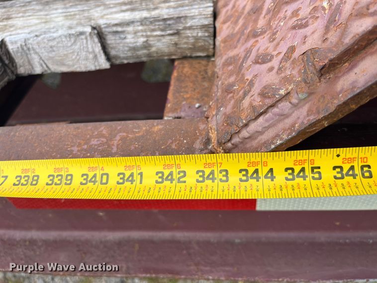 image for item EK8954 1991 Trail King drop deck equipment trailer