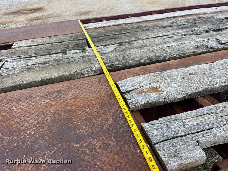 image for item EK8954 1991 Trail King drop deck equipment trailer