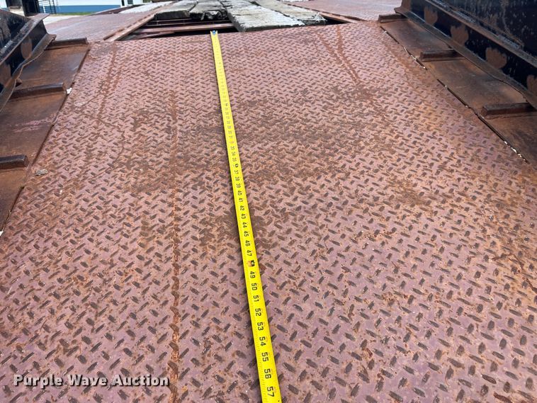 image for item EK8954 1991 Trail King drop deck equipment trailer