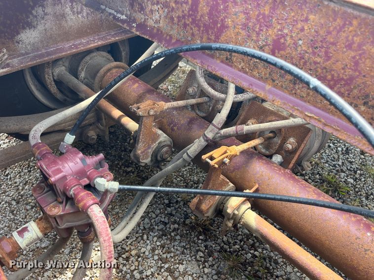 image for item EK8954 1991 Trail King drop deck equipment trailer