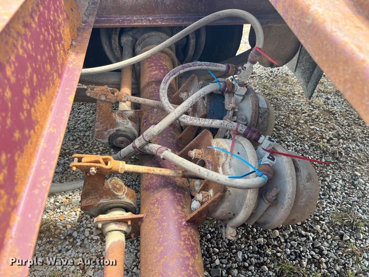 image for item EK8954 1991 Trail King drop deck equipment trailer