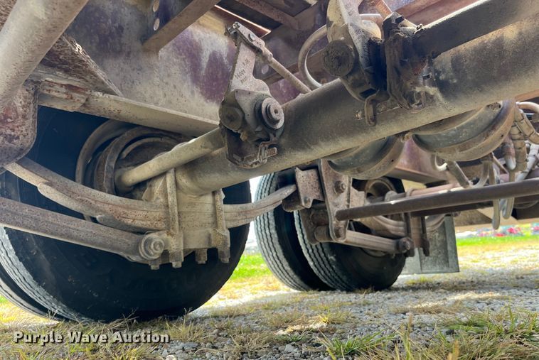 image for item EK8954 1991 Trail King drop deck equipment trailer