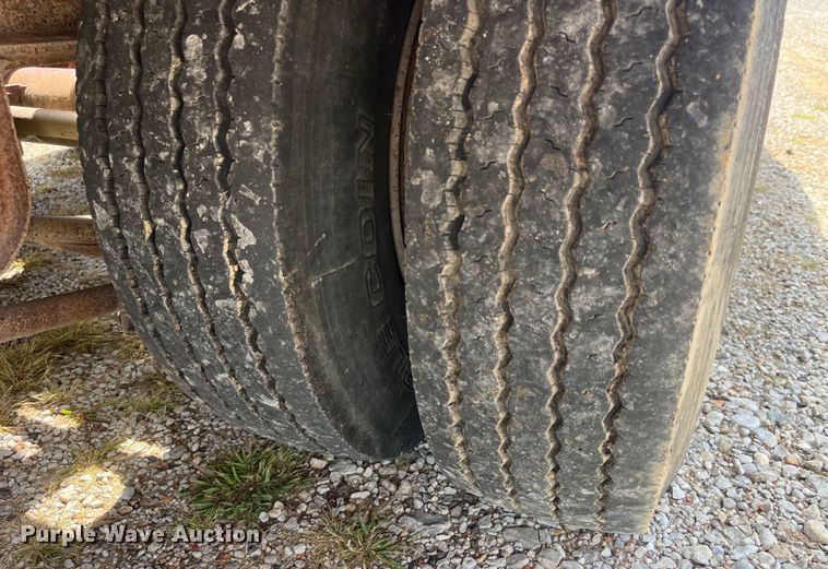 image for item EK8954 1991 Trail King drop deck equipment trailer