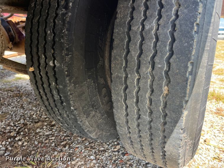 image for item EK8954 1991 Trail King drop deck equipment trailer