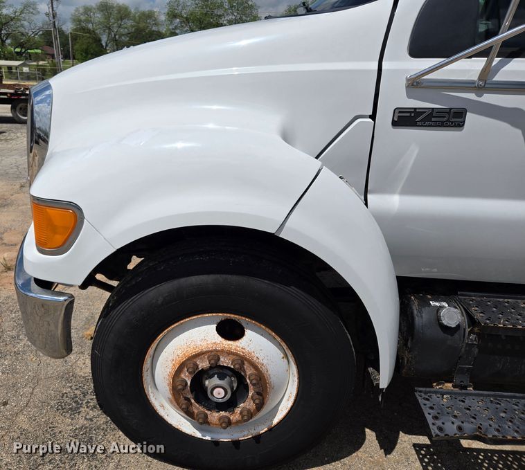 image for item EL2015 2008 Ford F750 Super Duty water truck