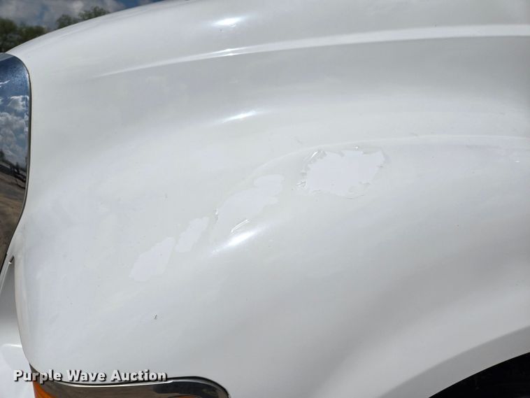 image for item EL2015 2008 Ford F750 Super Duty water truck