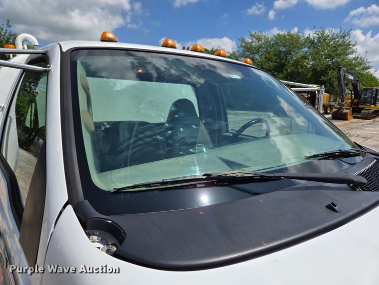 image for item EL2015 2008 Ford F750 Super Duty water truck