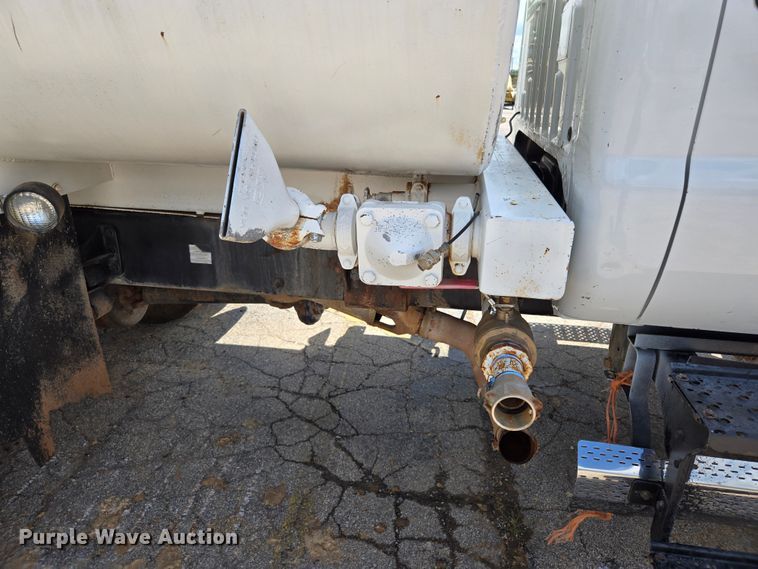 image for item EL2015 2008 Ford F750 Super Duty water truck