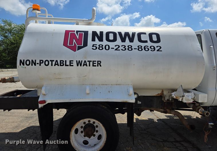 image for item EL2015 2008 Ford F750 Super Duty water truck