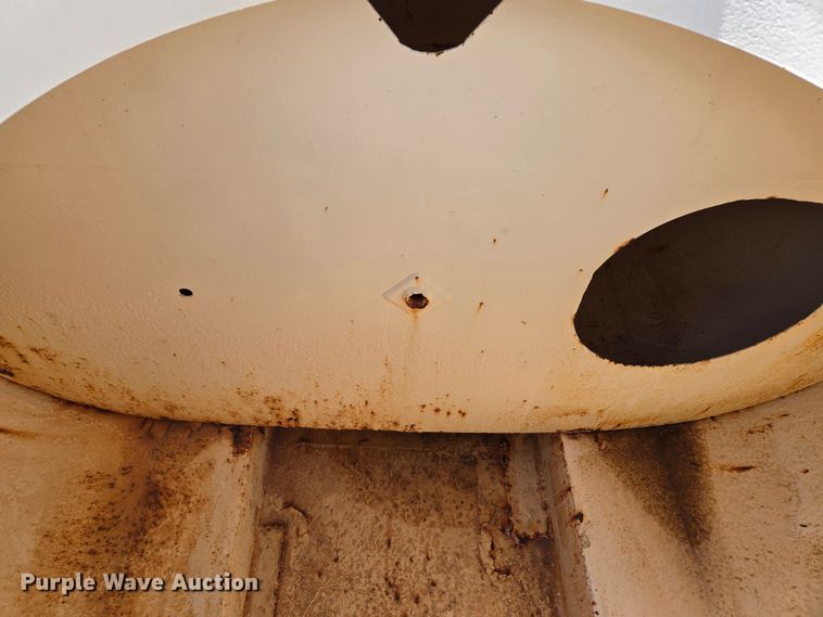 image for item EL2015 2008 Ford F750 Super Duty water truck