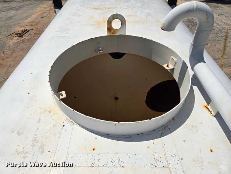 image for item EL2015 2008 Ford F750 Super Duty water truck