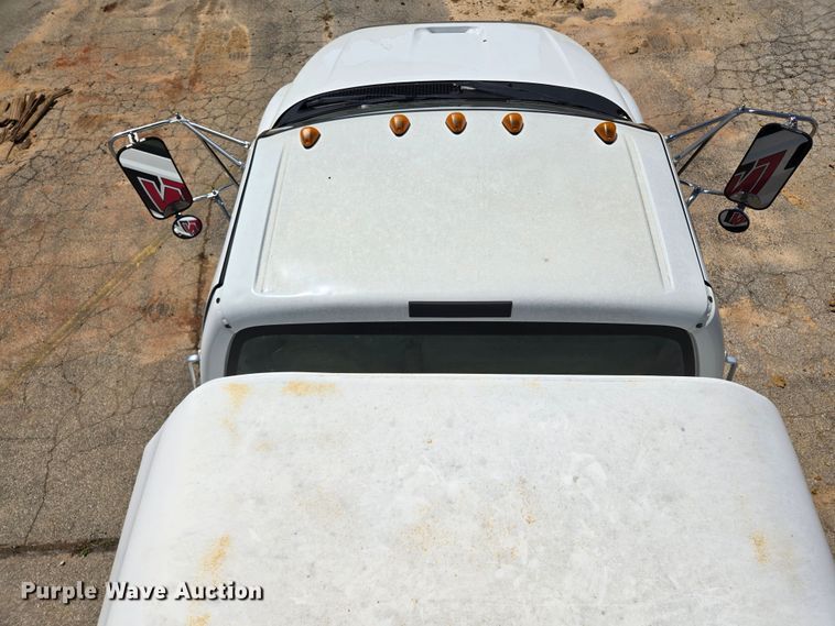 image for item EL2015 2008 Ford F750 Super Duty water truck