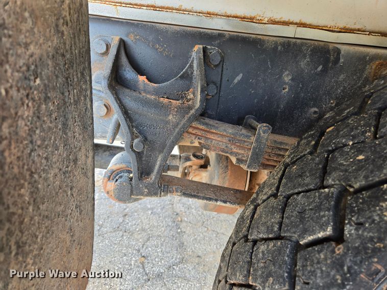 image for item EL2015 2008 Ford F750 Super Duty water truck