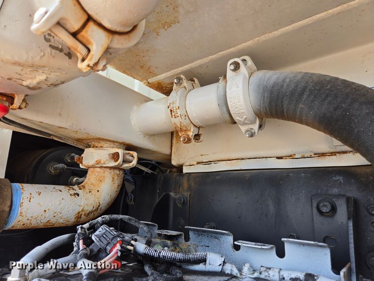 image for item EL2015 2008 Ford F750 Super Duty water truck