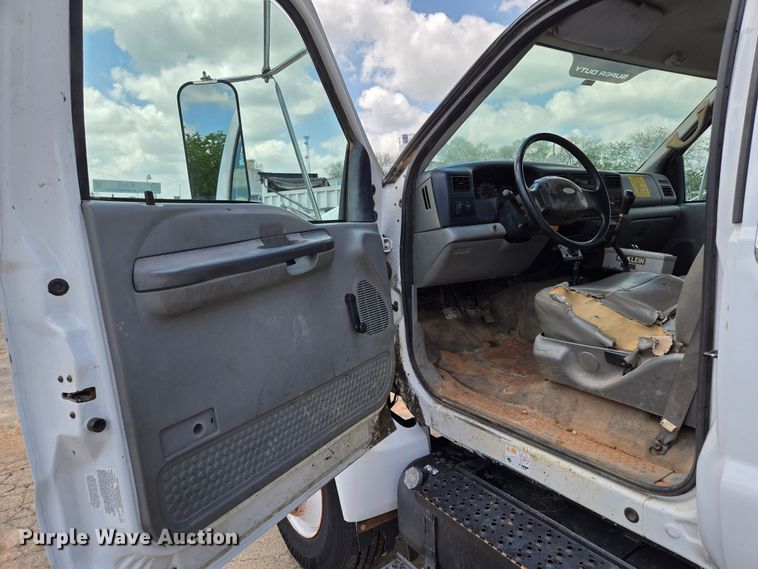 image for item EL2015 2008 Ford F750 Super Duty water truck