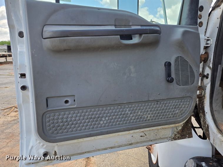 image for item EL2015 2008 Ford F750 Super Duty water truck