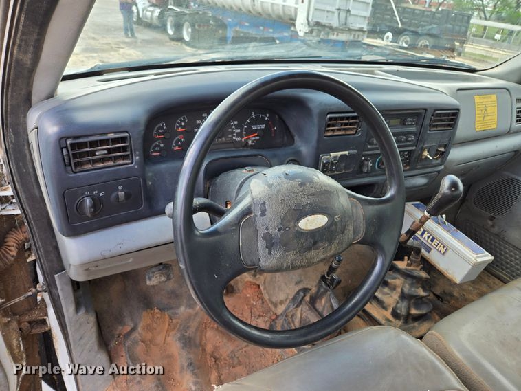 image for item EL2015 2008 Ford F750 Super Duty water truck