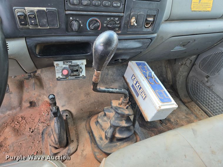 image for item EL2015 2008 Ford F750 Super Duty water truck