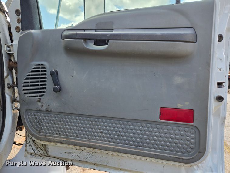 image for item EL2015 2008 Ford F750 Super Duty water truck