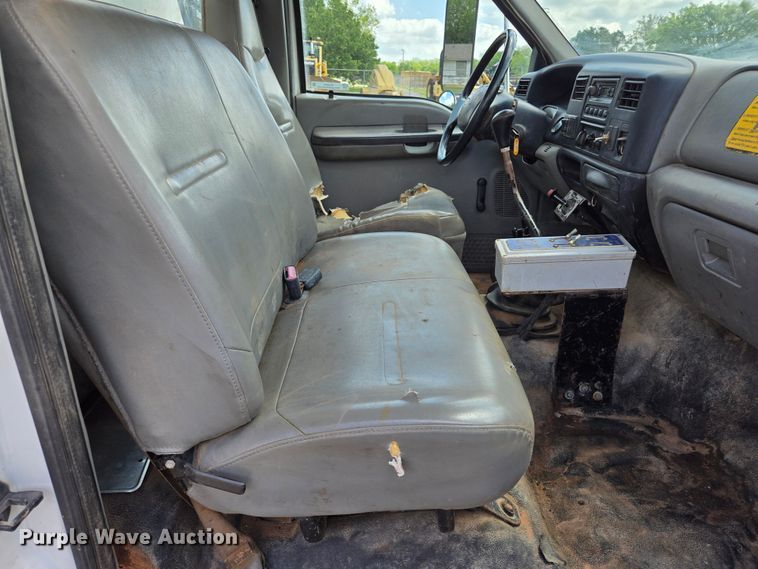 image for item EL2015 2008 Ford F750 Super Duty water truck