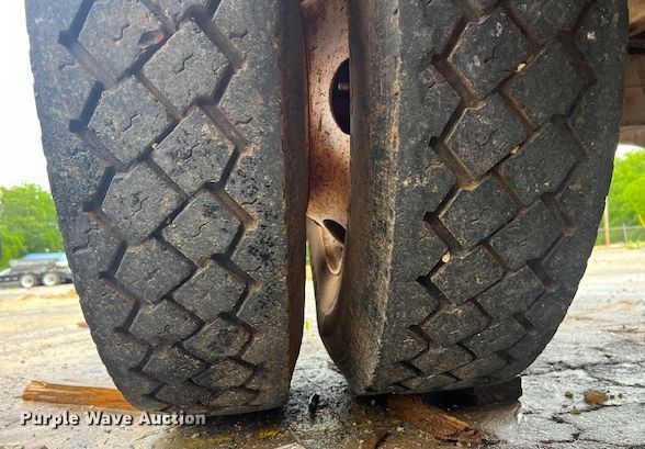 image for item EL2015 2008 Ford F750 Super Duty water truck