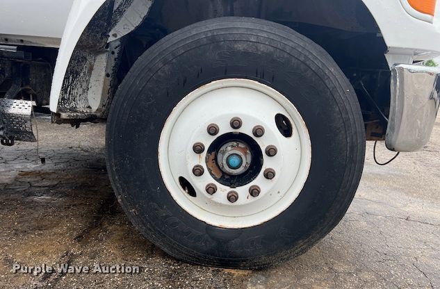 image for item EL2015 2008 Ford F750 Super Duty water truck