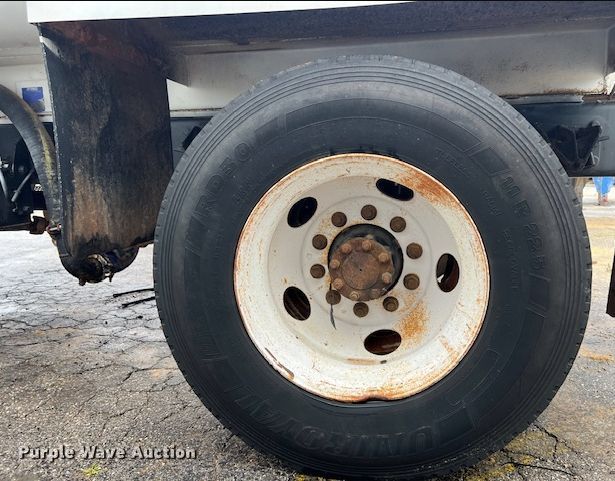 image for item EL2015 2008 Ford F750 Super Duty water truck