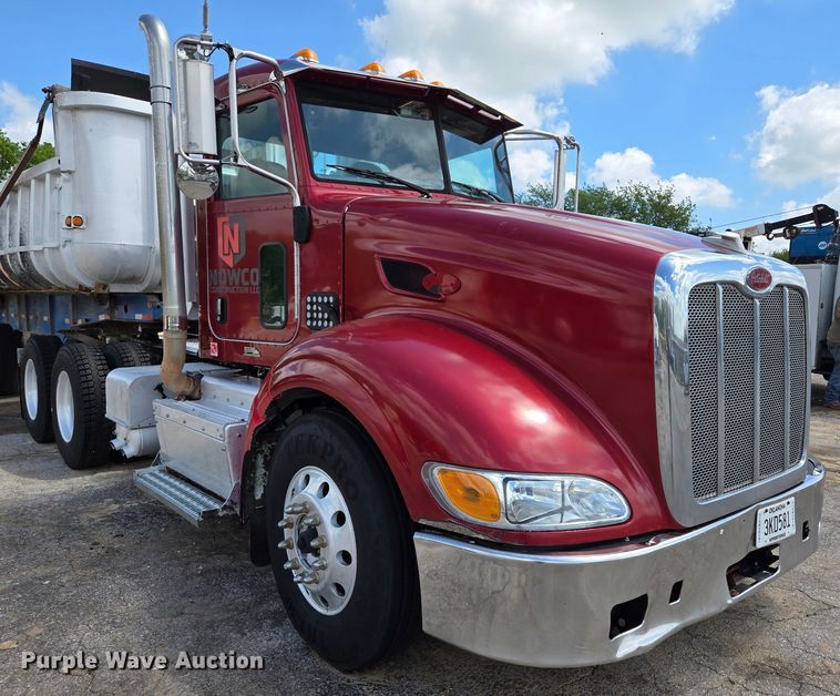 image for item EL2016 2012 Peterbilt 386 semi truck
