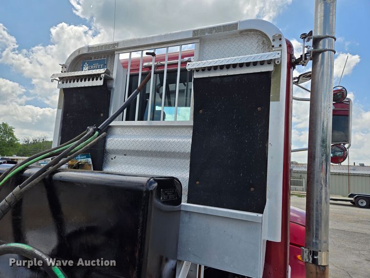 image for item EL2016 2012 Peterbilt 386 semi truck