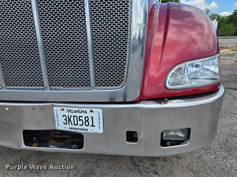 image for item EL2016 2012 Peterbilt 386 semi truck