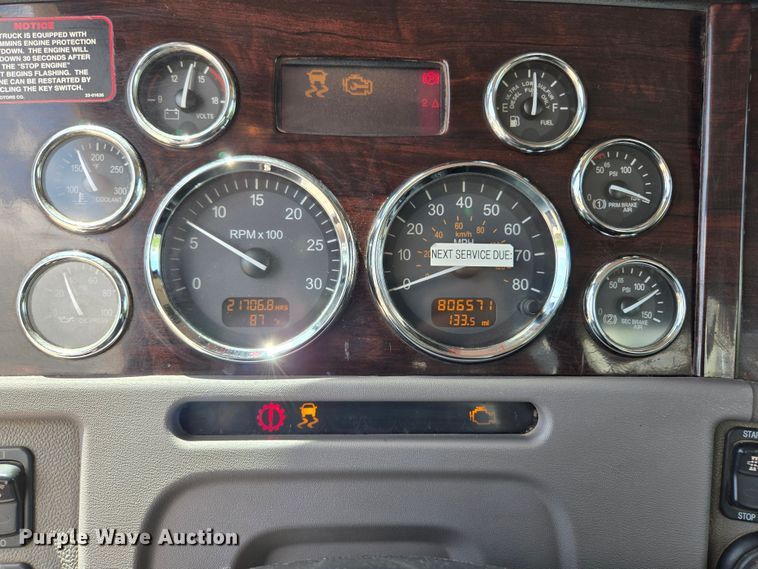 image for item EL2016 2012 Peterbilt 386 semi truck