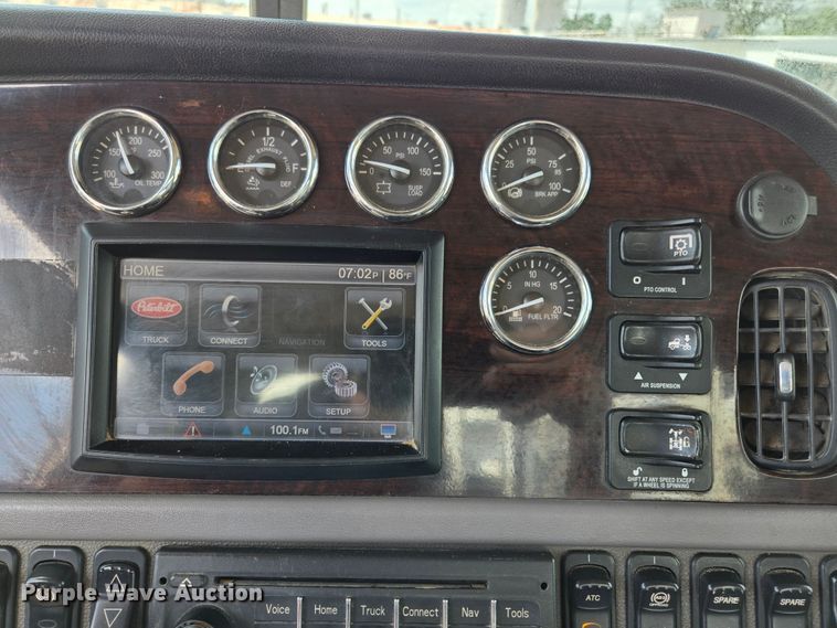 image for item EL2016 2012 Peterbilt 386 semi truck