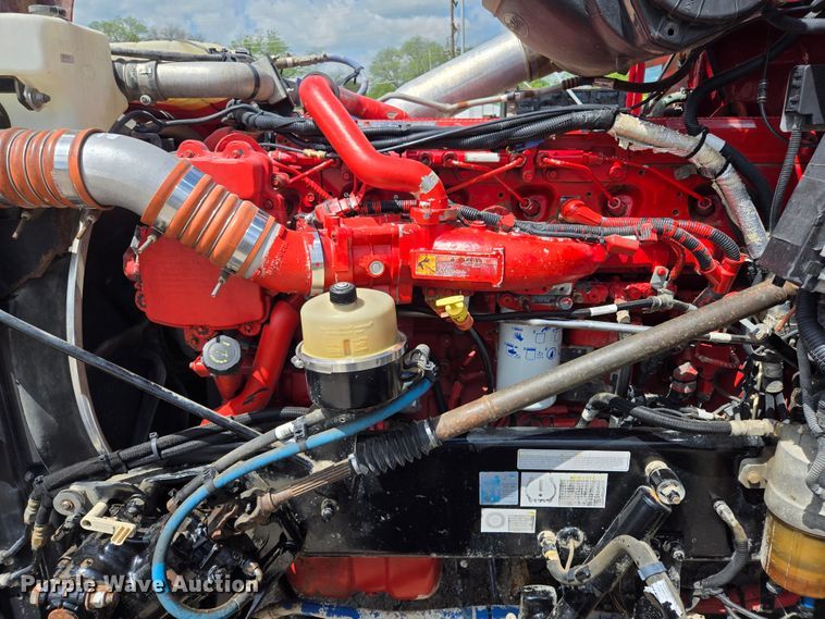 image for item EL2016 2012 Peterbilt 386 semi truck