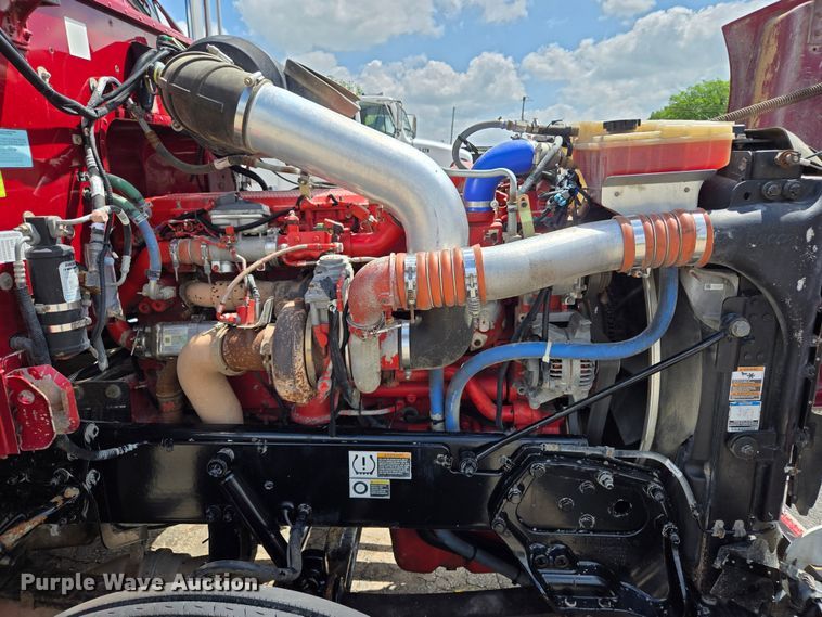 image for item EL2016 2012 Peterbilt 386 semi truck