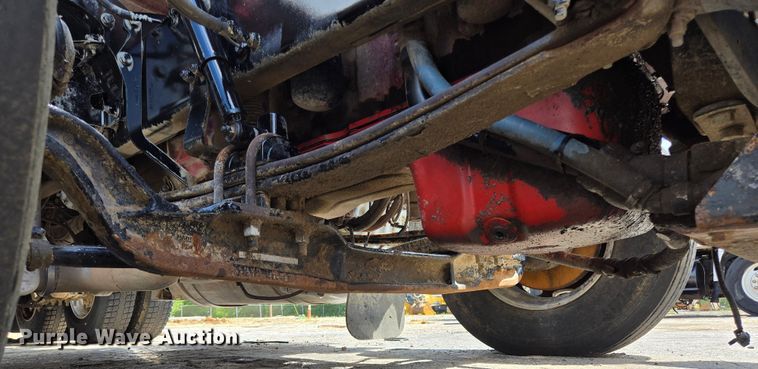 image for item EL2016 2012 Peterbilt 386 semi truck