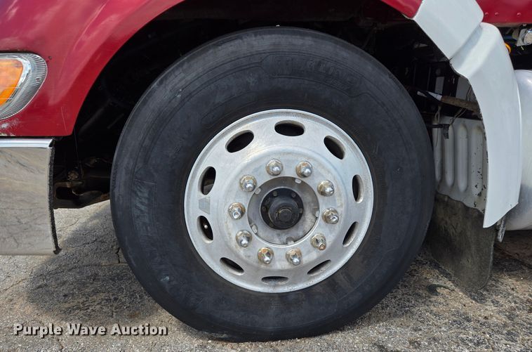 image for item EL2016 2012 Peterbilt 386 semi truck