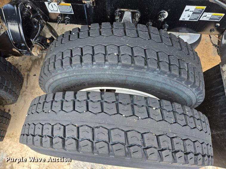 image for item EL2016 2012 Peterbilt 386 semi truck