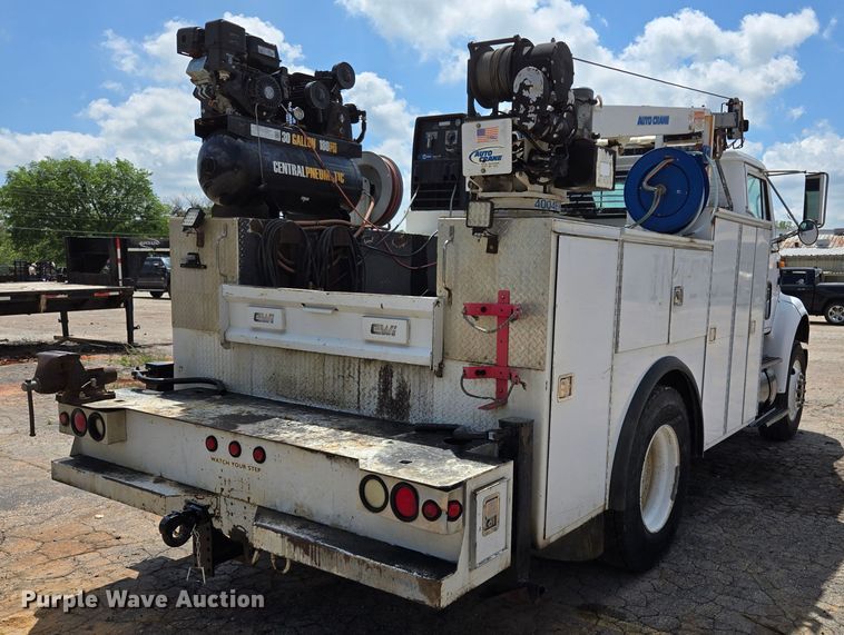 image for item EL2017 1995 International  8100 utility / service truck