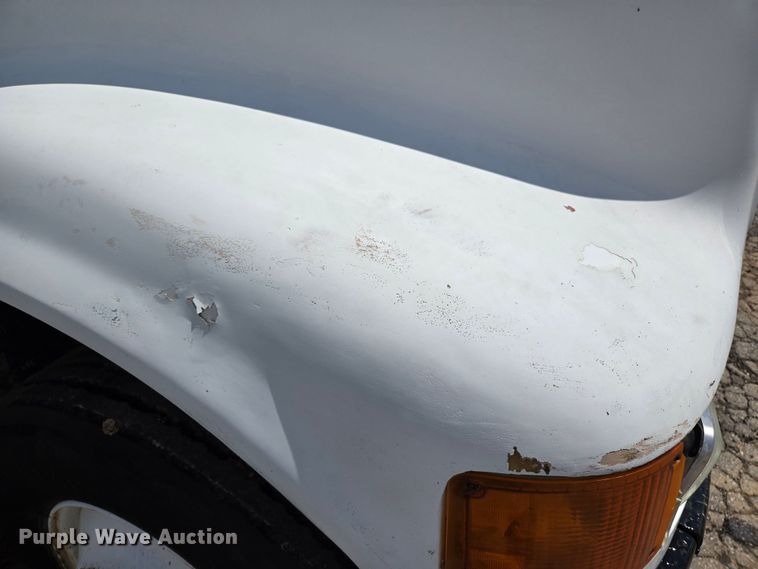 image for item EL2017 1995 International  8100 utility / service truck