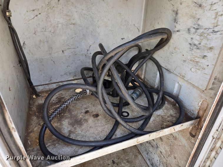 image for item EL2017 1995 International  8100 utility / service truck